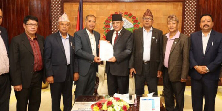 व्यावसायिक अधिकार स्थापित गर्न सरकार प्रतिबद्ध : प्रधानमन्त्री प्रचण्ड