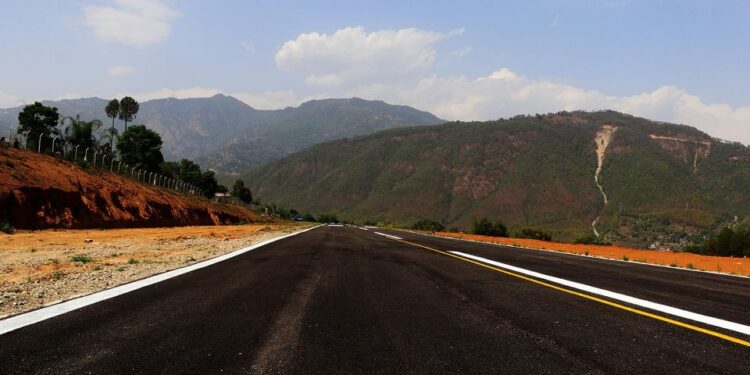 बलेवा विमानस्थल : जहाज चढ्न पाइने टुङ्गो छैन
