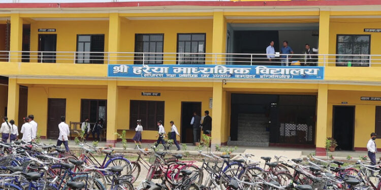 सामुदायिक विद्यालयमा भर्ना पाउनै मुस्किल