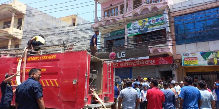 गोदाममा आगलागी हुँदा लाखौँको क्षति