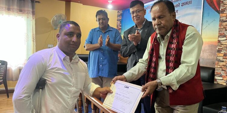 “स्थानीयतह सुतेको अवस्था छ, तपाइहरुले जगाउनुपर्ने बेला आएको छ” रबि ठाकुर