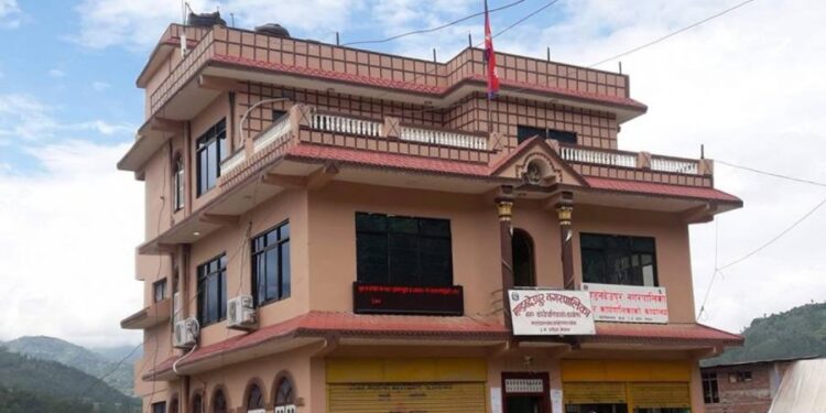 मन्दिरको भग्नावशेषमा मूर्ति फेला