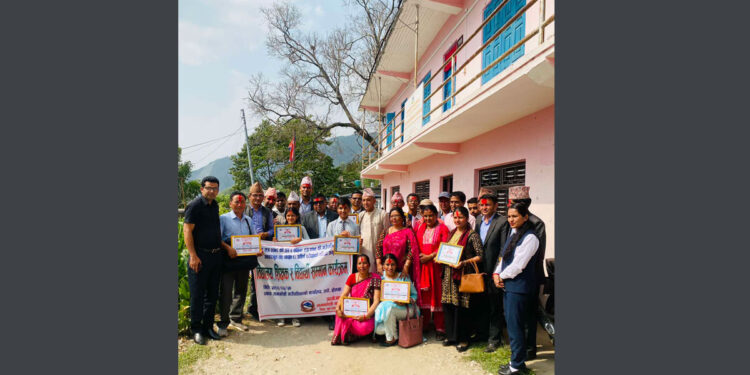 उत्कृष्ट विद्यार्थी र शिक्षक सम्मानित
