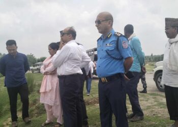 खोलामा आएको बाढीले तटबन्ध भत्कियो