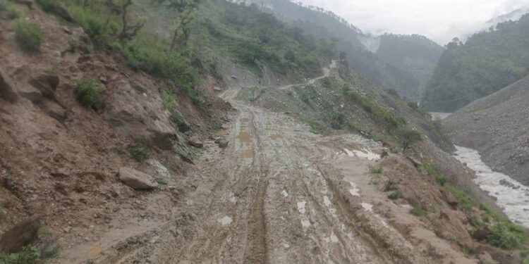 मार्तडी-कोल्टी सडक अवरुद्ध