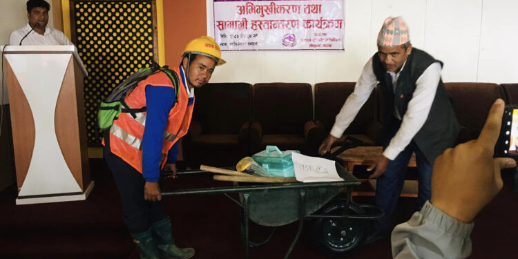 ग्रामीण सडकमा हेरालु परिचालन