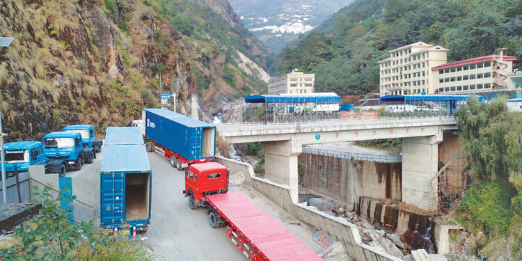 तातोपानी नाकाबाट लक्ष्यभन्दा न्यून राजस्व संकलन
