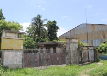 गैँडाकोट स्थित भृकुटी कागज कारखाना खण्डहर बन्दै