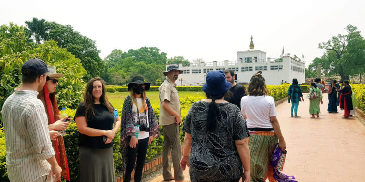 बुद्ध जन्मस्थल लुम्बिनी घुम्ने स्वदेशी तथा विदेशी पर्यटकको सङ्ख्या वृद्धि