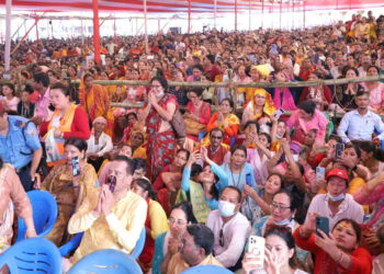 प्रवचन सुन्न शाश्वतधाममा भक्तजनको घुइँचो