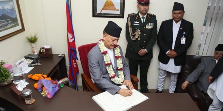 प्रधानन्यायाधीश श्रेष्ठद्वारा पदभार ग्रहण