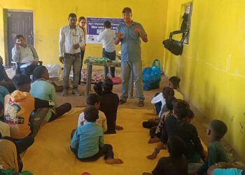 नटुवा समुदायका बालबालिकाहरुलाई सहयोग शैक्षिक सामाग्री