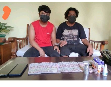 नक्कली नोट र नोट बनाउन प्रयोग हुने सामग्री सहित दुई पक्राउ
