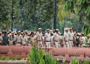 भारतीय पत्रकारहरूको घरमा दिल्ली प्रहरीको छापा