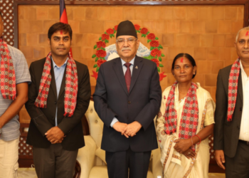 एमाले लुम्बिनी प्रदेशका नेता माओवादीमा प्रवेश, अध्यक्ष प्रचण्डद्वारा स्वागत