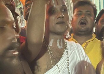 आचार्य श्रीनिवास पाँच सय जरिवना तिरेर रिहा