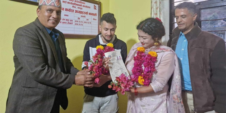 लमजुङमा नेपालमै पहिलो समलिङ्गी विवाह दर्ता