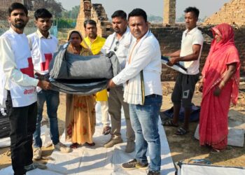 वडा अध्यक्ष सिंहको पहलमा आगलागी पिडितलाई राहत