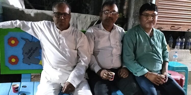 कपिलवस्तु नगरपालिका वडा नं. १ मा सर्व साधारणका लागि पिसिसी वेन्च