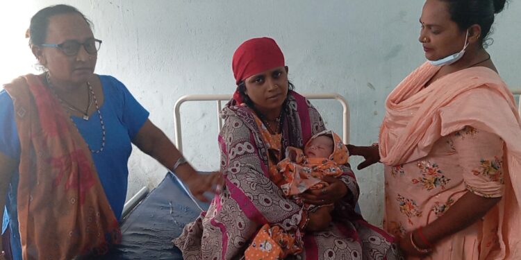 बर्थिङ्ग सेन्टरबाट लाभ लिदै शुद्धोधनका सुत्केरी महिला