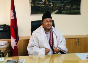 दिल्लीमा पक्राउ परेका  ढोरपाटनका मेयरलाई काठमाडौं  ल्याइयो