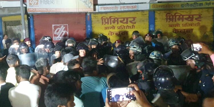 कोशीका पूर्वमुख्यमन्त्री कार्कीको अनशनस्थलमा झडप