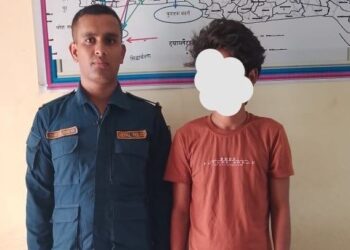 भरुवा बन्दुक लिई मानिसलाई धम्काउने प्रहरी नियन्त्रणमा