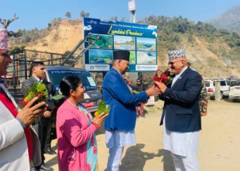 पाल्पामा लुम्बिनीका मुख्यमन्त्री आचार्यद्धारा गण्डकीका मुख्यमन्त्री पाण्डेलाई स्वागत