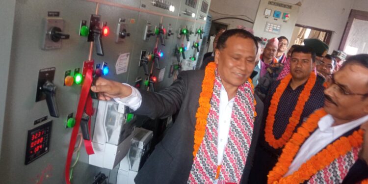 मोतिपुर–तौलिहवा ३३ केभी डबल सर्किट लाइनको कार्यकारी निर्देशक घिसिङद्वारा उद्घाटन
