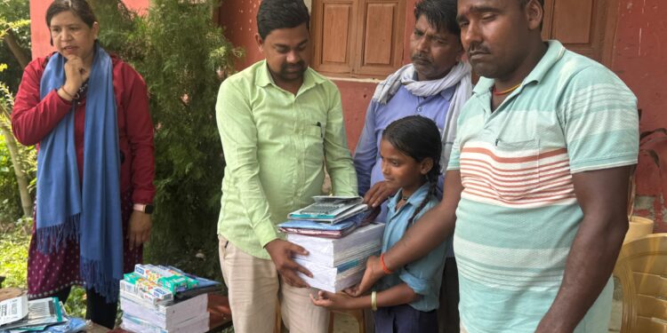  नटुवा बालबालिकालाई शैक्षिक सामग्री सहयोग