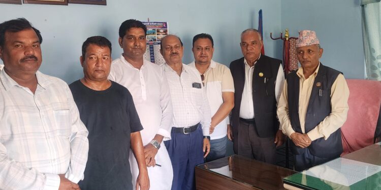 मलखाद आपुर्ति सहज बनाउन माग गर्दै प्रदेश मन्त्री समक्ष डेलिगेशन