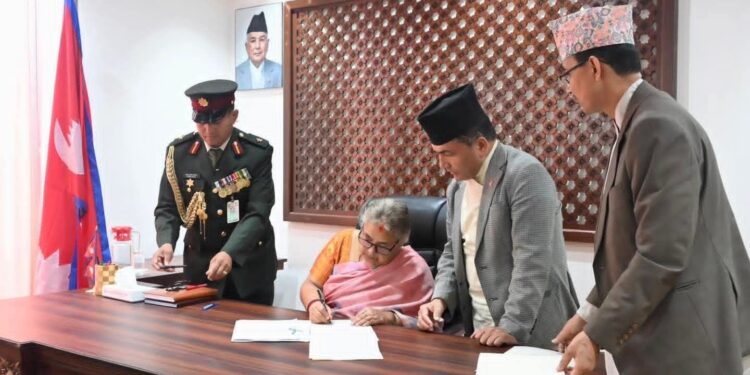 नवनियुक्त प्रधानमन्त्री कार्कीद्वारा पदभार ग्रहण