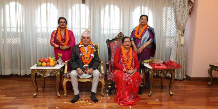 राष्ट्रपति पौडेलबाट शुभसाइतमा बहिनीहरूबाट तिहारको टीका ग्रहण