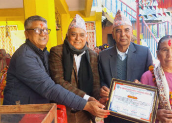 भोजपुरका किसान कोदो थन्क्याउन व्यस्त