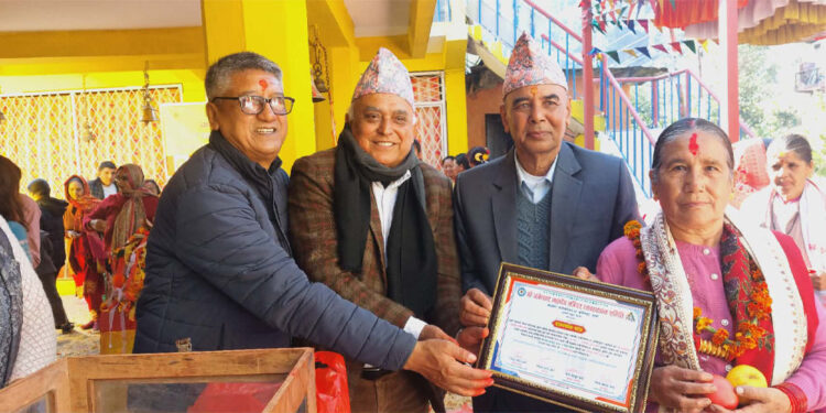 भोजपुरका किसान कोदो थन्क्याउन व्यस्त