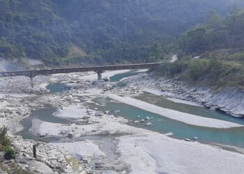 दुई जिल्ला जोड्ने मोटरेबल पुल एक दशकदेखि जीर्ण