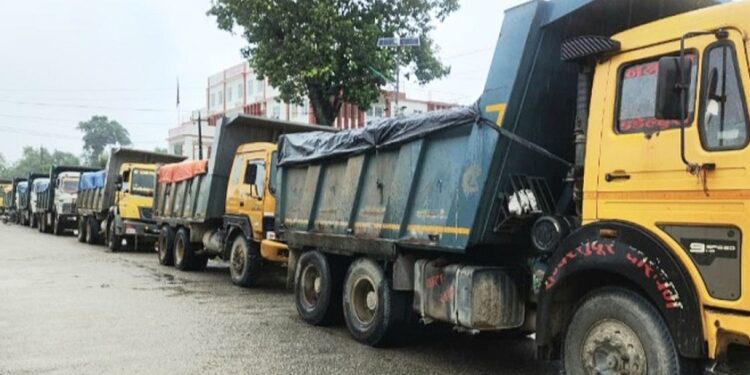 ऐरावती गाउँपालिकामा दिउँसो टिप्पर सञ्चालन रोक
