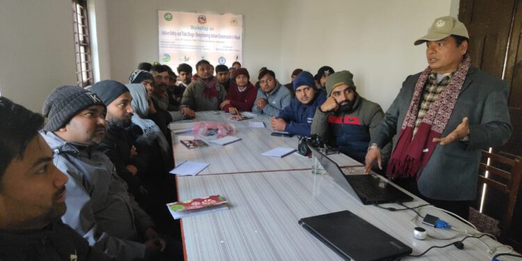 गिद्ध संरक्षणका लागि विषालु औषधी नियन्त्रण गर्नुपर्ने