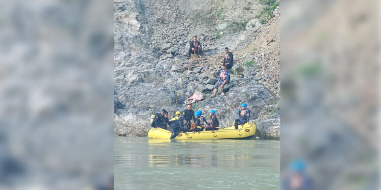 त्रिशूली नदीमा दुई युवक बेपत्ता, खोजी कार्य जारी