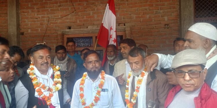 एमालेका वडा अध्यक्षका उम्मेदवारसहित सय जना कांग्रेसमा प्रवेश