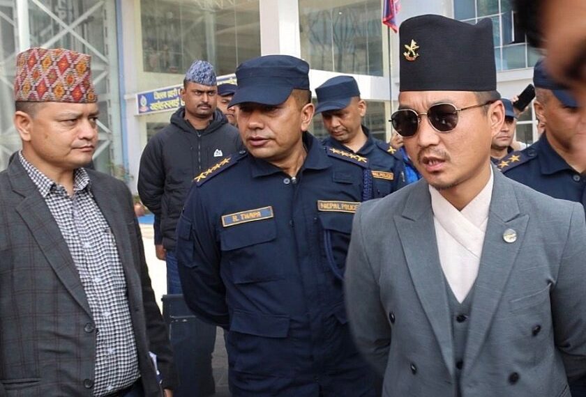 नैतिकताको ‘दुहाइ’ दिँदै गृहमन्त्री गुरुङले दिए राजीनामा !