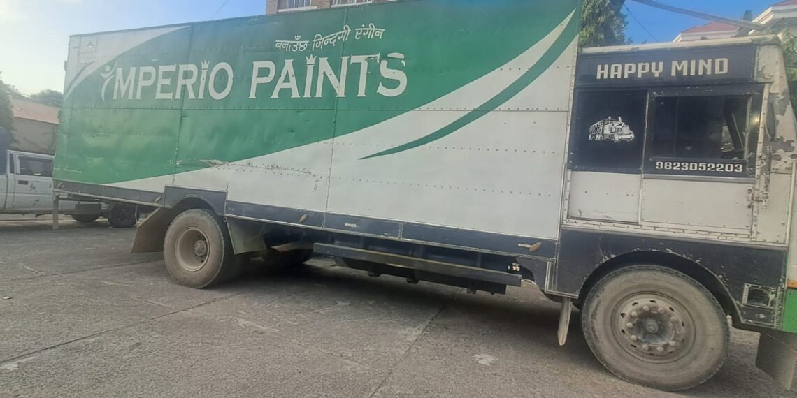 राजश्व छलिको आशंकामा ट्रकसहित मालसामान बरामद