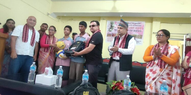 असहाय बालबालिकालाई सहयोग गर्दै बुद्ध जयन्ती मनाइयो