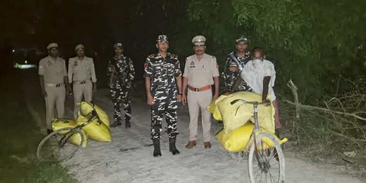 खुनुवा नाकाबाट छ बोरा युरिया र दुई साइकलसहित नेपाली नागरिक पक्राउ