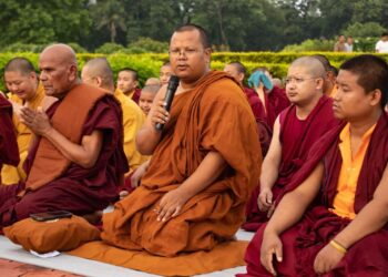 बुद्ध जन्मस्थल लुम्बिनीमा बाढीपीडितको सम्झनामा प्रार्थना