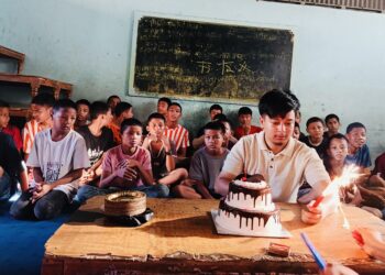बाल गृहका बालबालिकाहरूसँग सजेसन क्षेत्रीले मनाए जन्मदिन