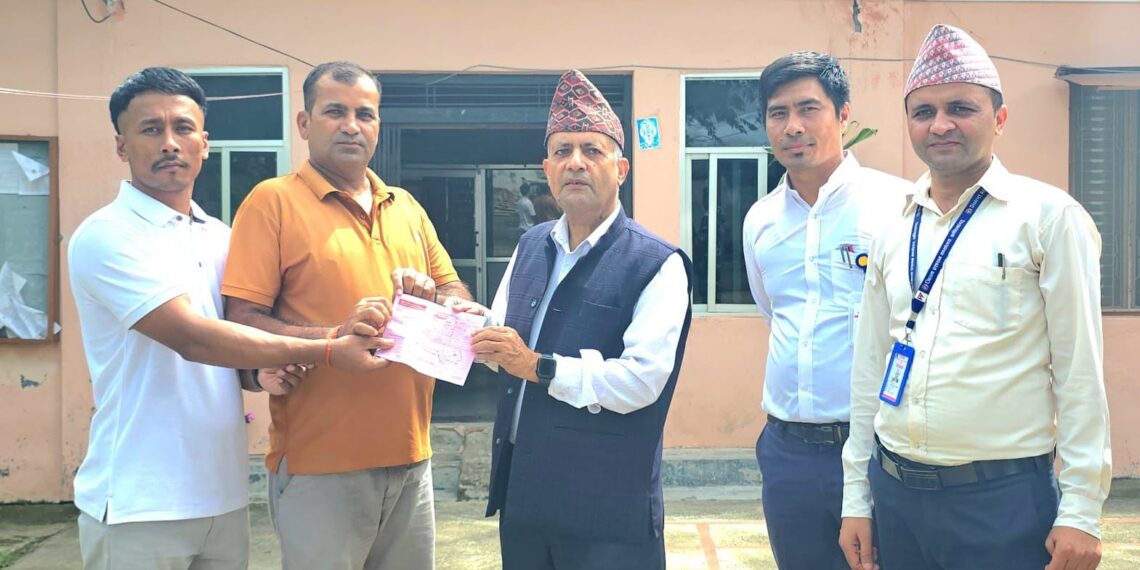 बाढीपीडितको पीडामा कैदीबन्दीको सहारा