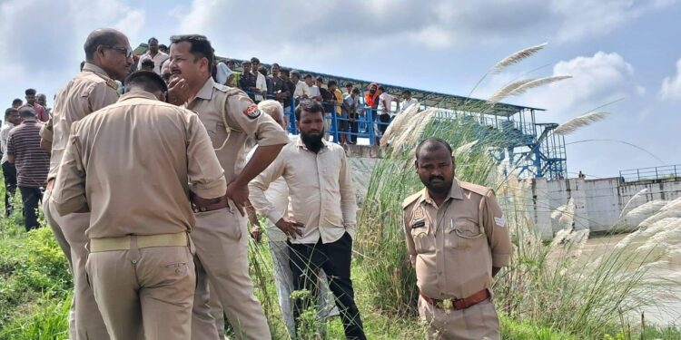 बाणगंगा नदीमा बेपत्ता बालकको शव भारतमा फेला