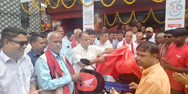 तौलिहवामा नेपालश्री ट्रेडर्स र कंक्रिट ब्लक उद्योग सञ्चालनमा, मन्त्री यादवद्वारा संयुक्त उद्घाटन