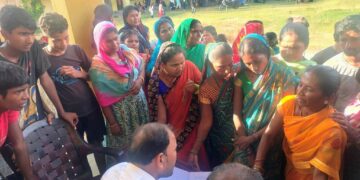 सुस्तावासीको ‘ठूलो मन’: भोटेकोशीका बाढीपीडितलाई राहत